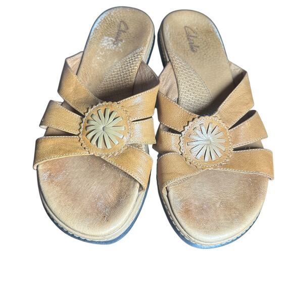 Clarks Women's Leather Sandals 7.5 Comfortable Cross-Strap Sandals with Flower - Picture 4 of 14